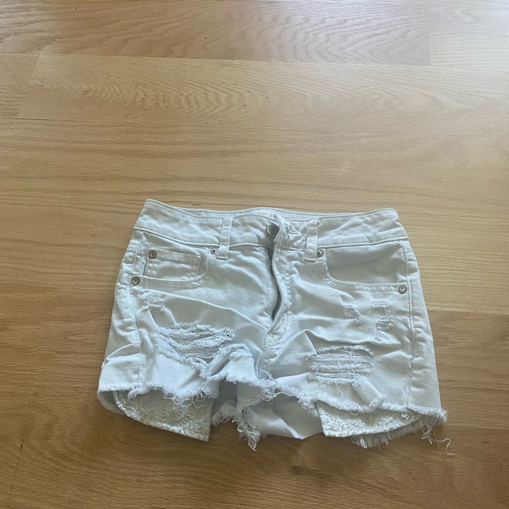 White American Eagle Shorts!